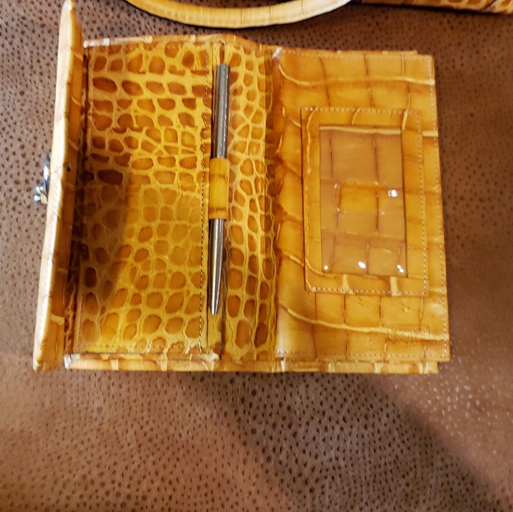 Wallet - Picture 3 of 5